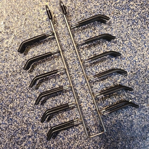 Vintage Metal Tie Rack - Picture 3 of 5